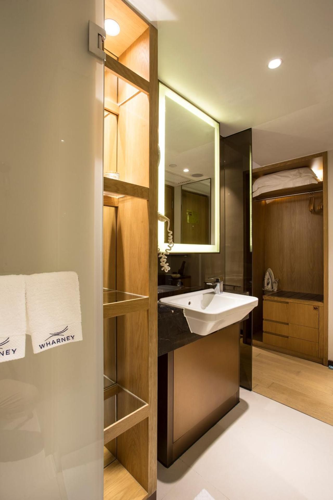 Wharney E-Plus Double Room
