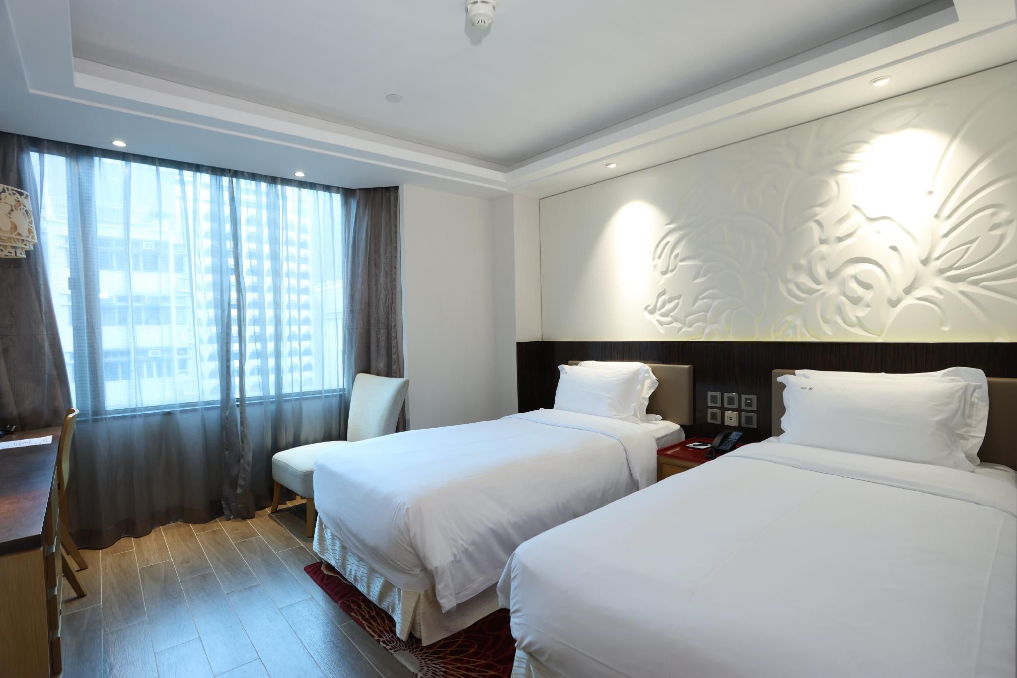 Wharney E-Plus Twin Room