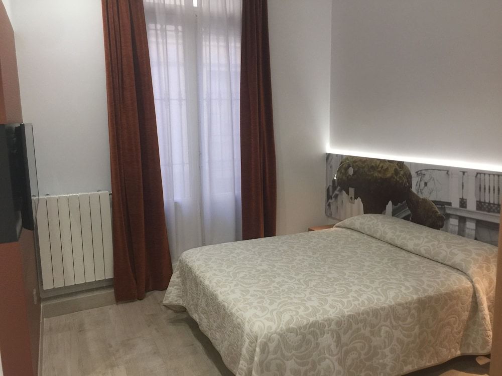 Hostal Cervelo Double Room 5