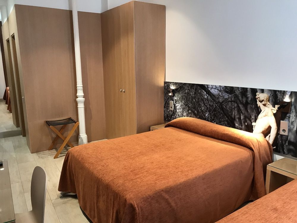 Hostal Cervelo Double Room 2