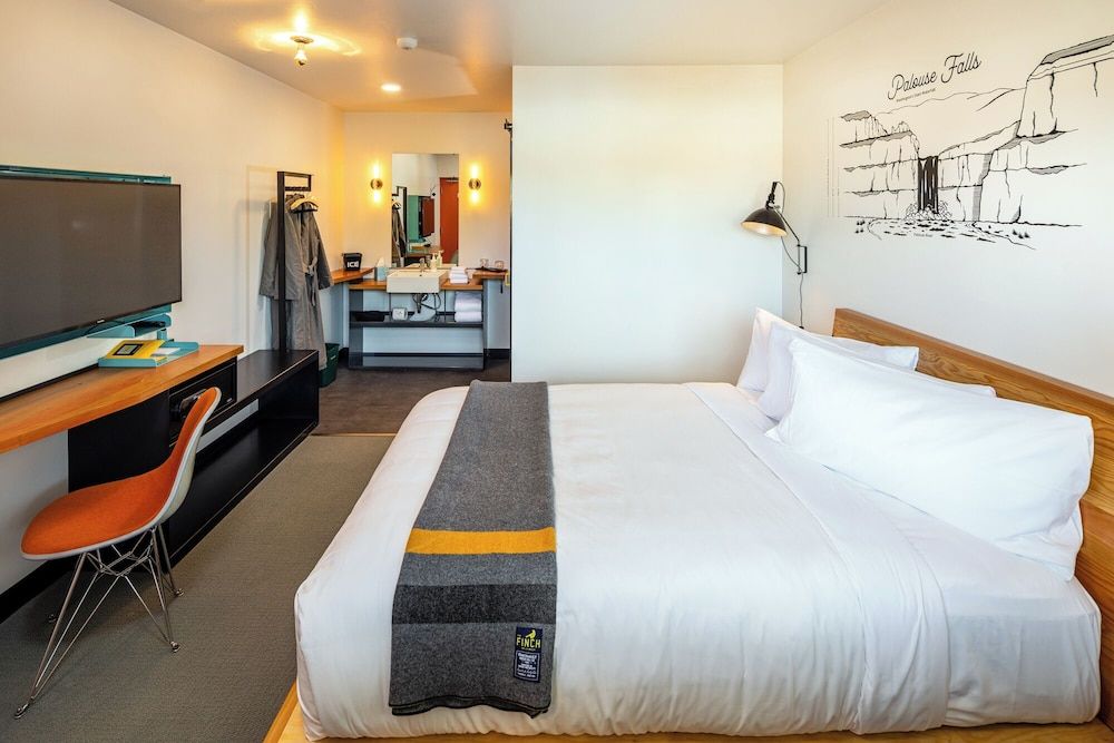 The FINCH Room, 1 Queen Bed (Micro) 2