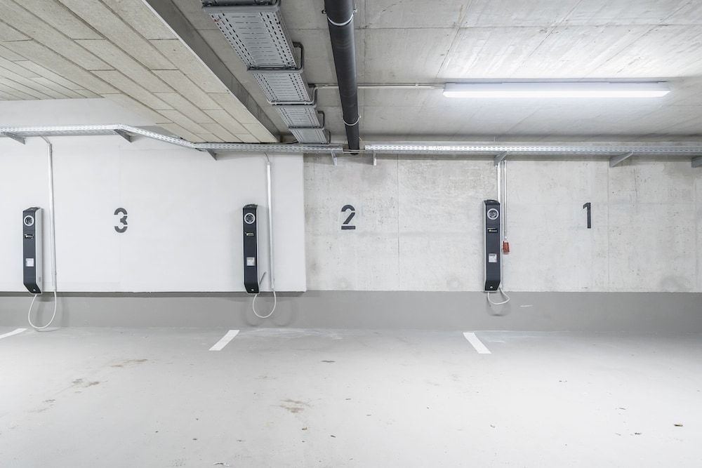 Electric vehicle charging station