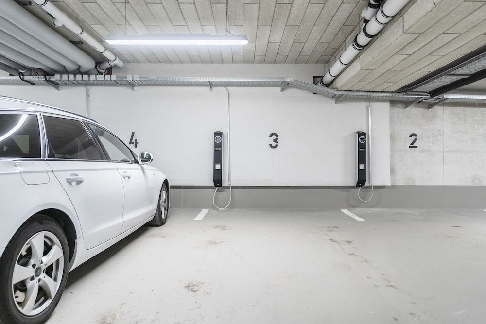 Electric vehicle charging station