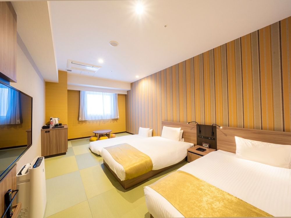 Deluxe Japanese Twin Room for 3 people, Non Smoking (Housekeeping Once Every 3 Days)