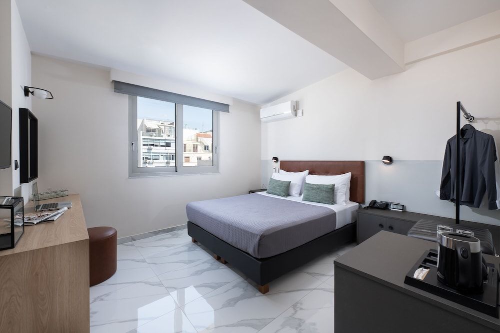 Enattica Suites Standard Double Room 4