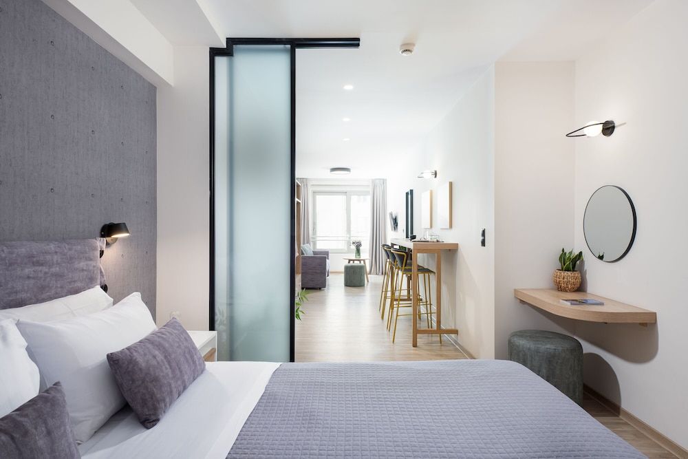 Enattica Suites Executive Double Room 20