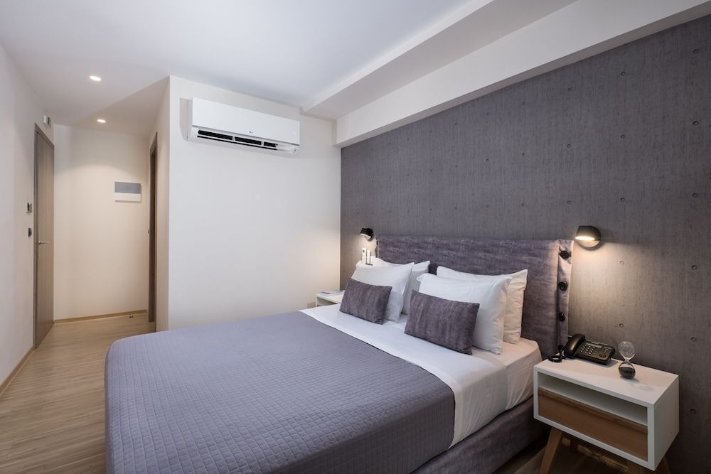 Enattica Suites Executive Double Room 15