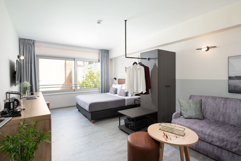 undefined Enattica Suites 3