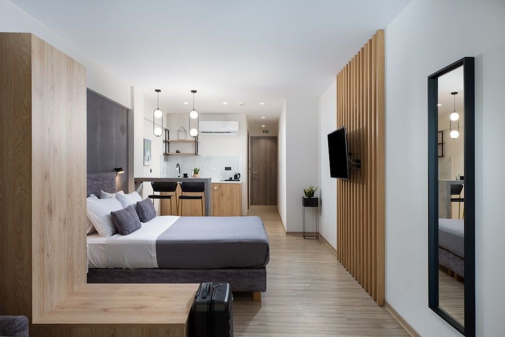 Enattica Suites Executive Double Room 12