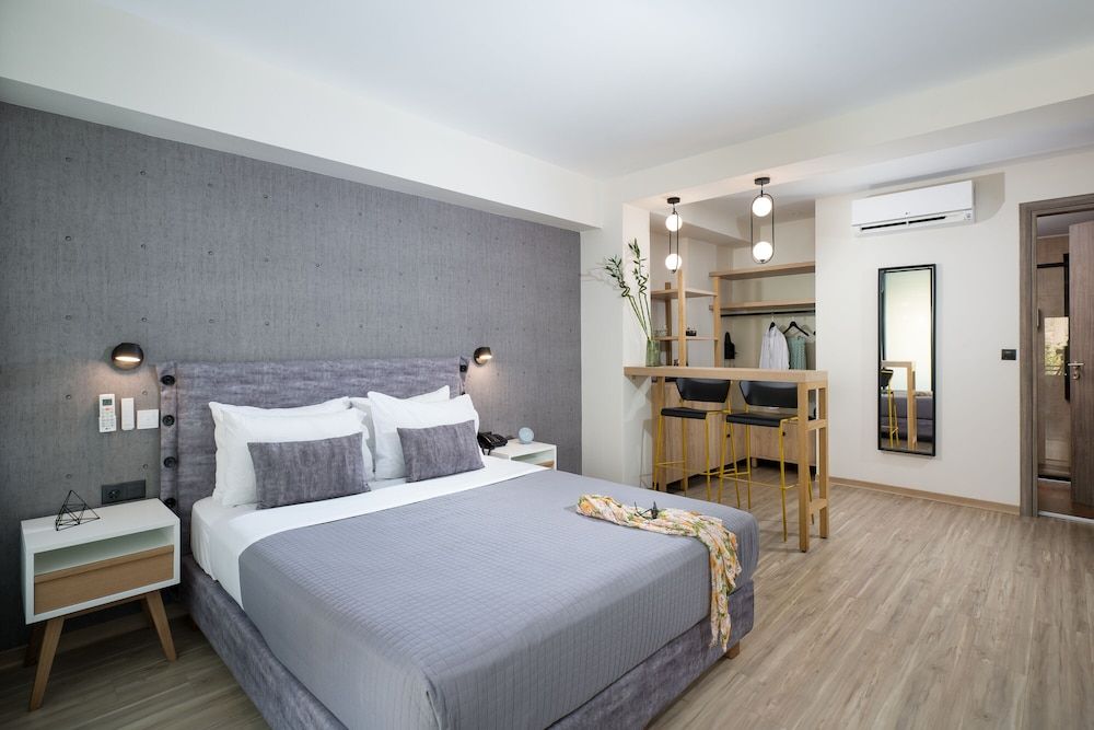 Enattica Suites Executive Double Room 17