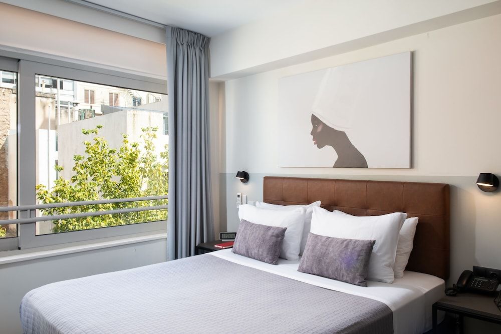 Enattica Suites Executive Double Room 9