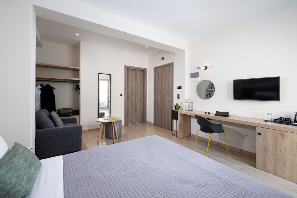 Enattica Suites Executive Double Room 23