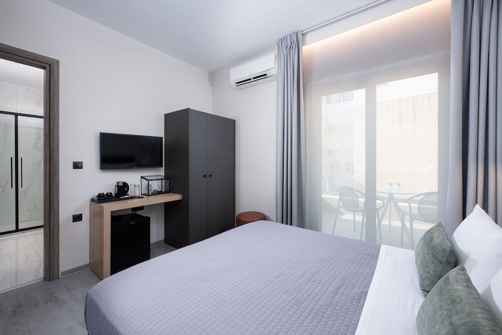 Enattica Suites Standard Double Room 2