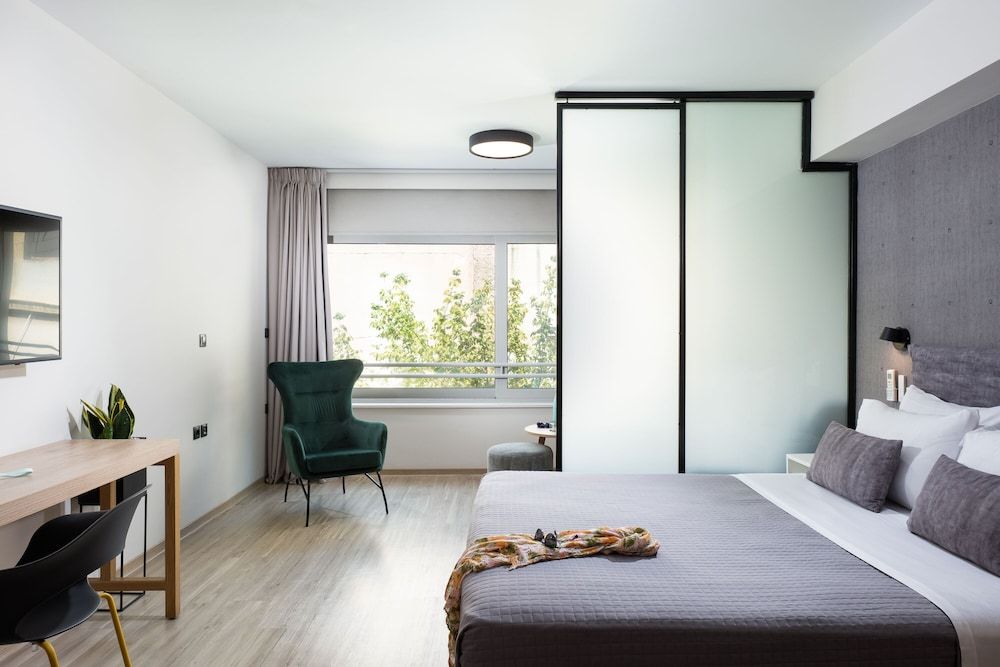 Enattica Suites Executive Double Room 16