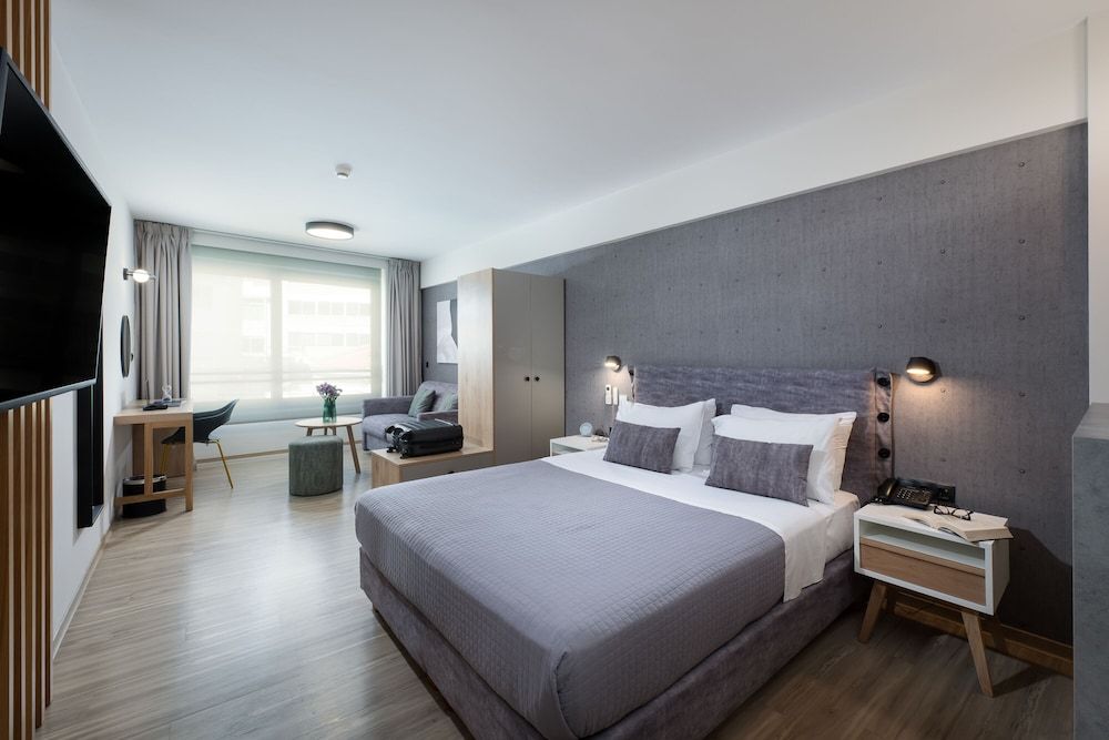 Enattica Suites Executive Double Room 2