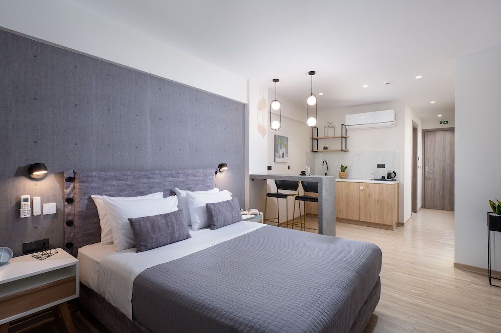 Enattica Suites Executive Double Room 5