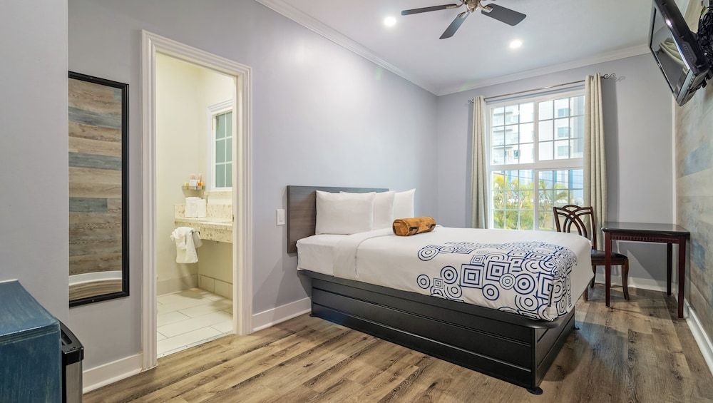 Room (Cozy, Queen)