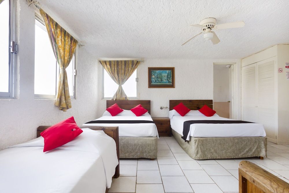 undefined Capital O Farallon Inn, Cancún 4