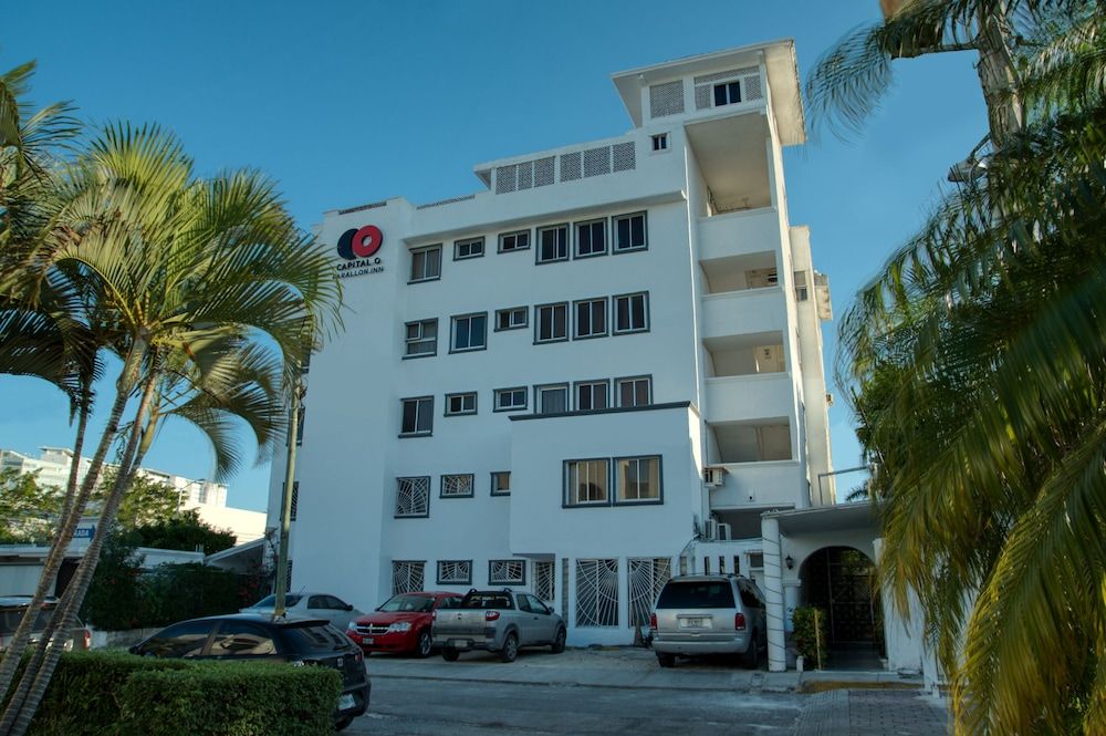 undefined Capital O Farallon Inn, Cancún 6