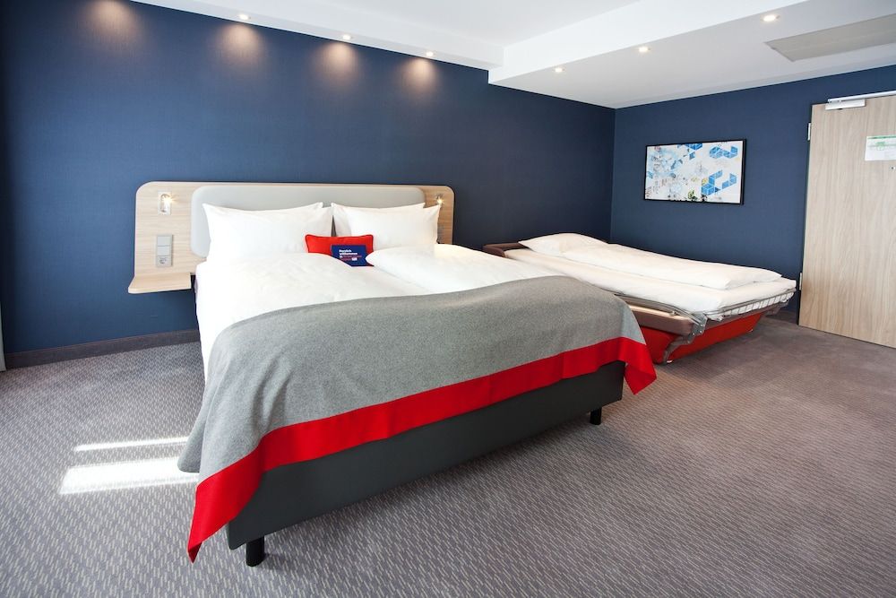 Standard Room, 1 Queen Bed with Sofa bed