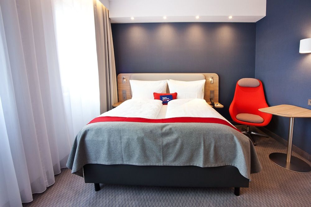 Standard Room, 1 Queen Bed