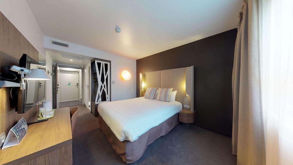 Campanile Fontainebleau Next Generation, Room, 1 Queen Bed 5