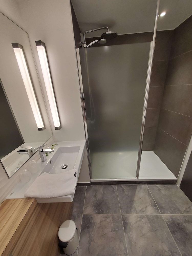 Campanile Fontainebleau Next Generation, Room, 1 Queen Bed 6