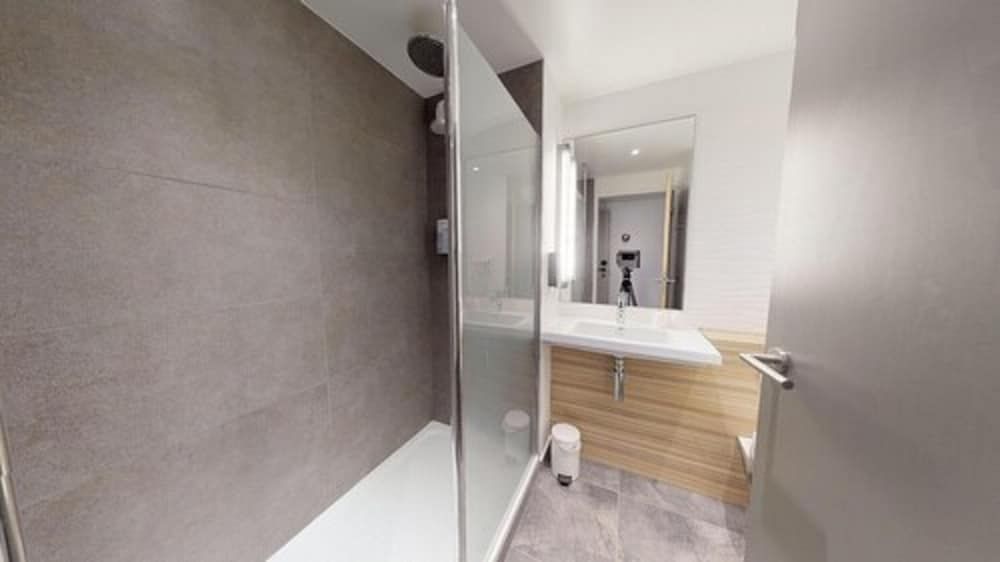 Campanile Fontainebleau Next Generation, Room, 1 Queen Bed 9