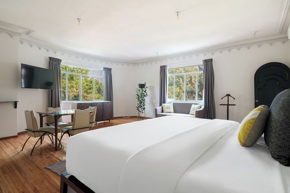 undefined Pug Seal Polanco Allan Poe 5