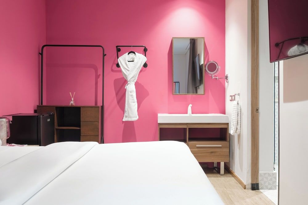 Standard Room, 1 King Bed