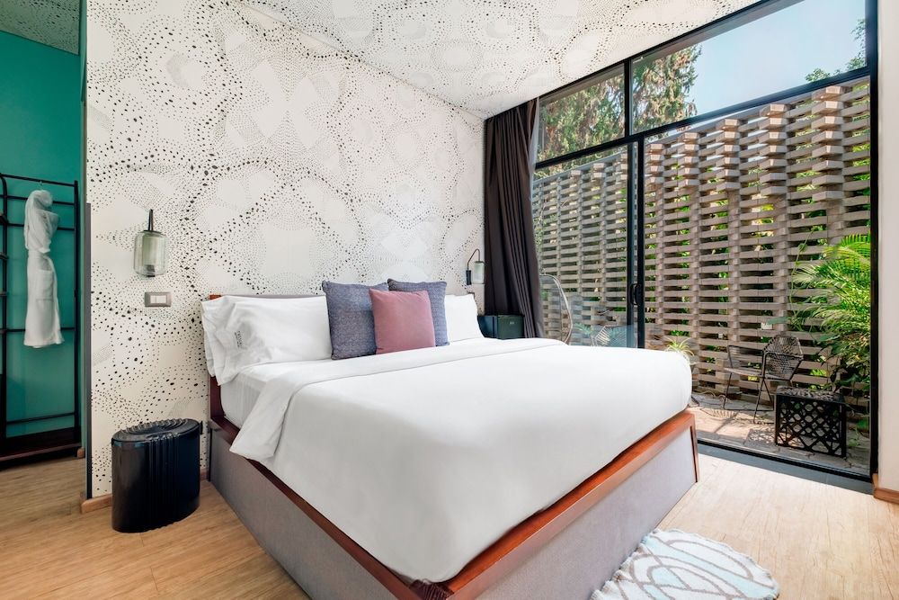 Deluxe Room, 1 King Bed