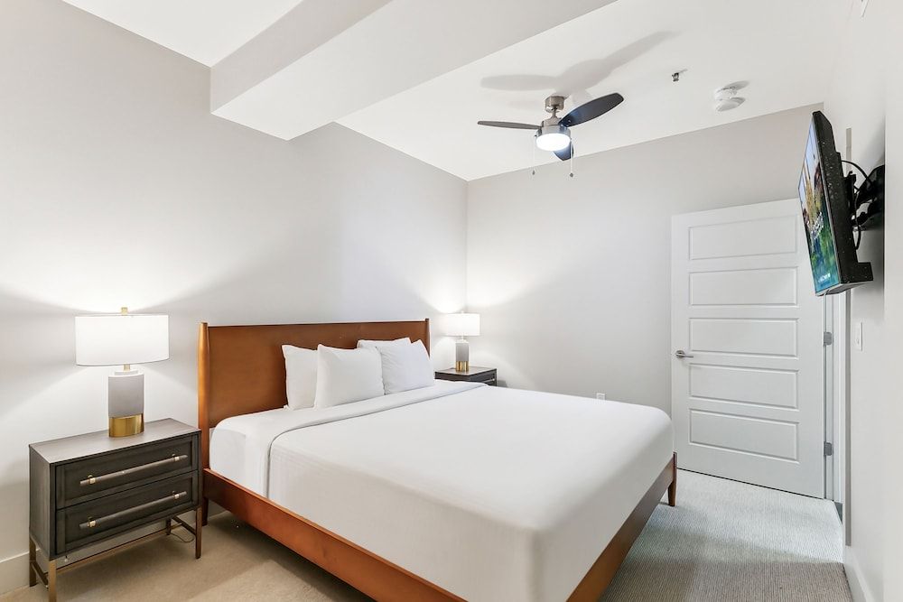 Signature Condo, 1 Bedroom