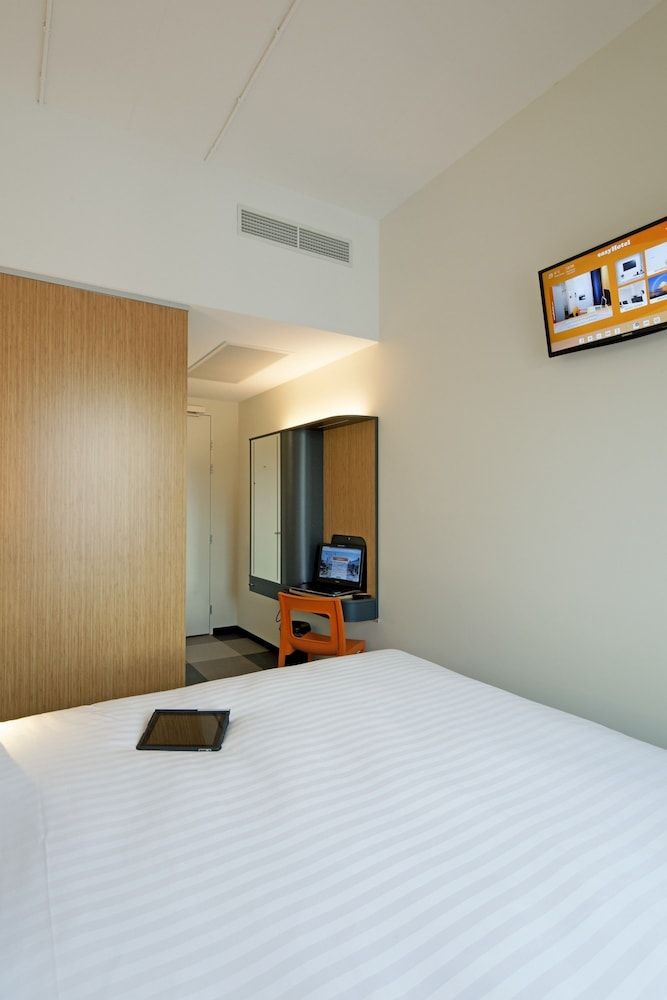 undefined easyHotel Amsterdam Arena Boulevard 9