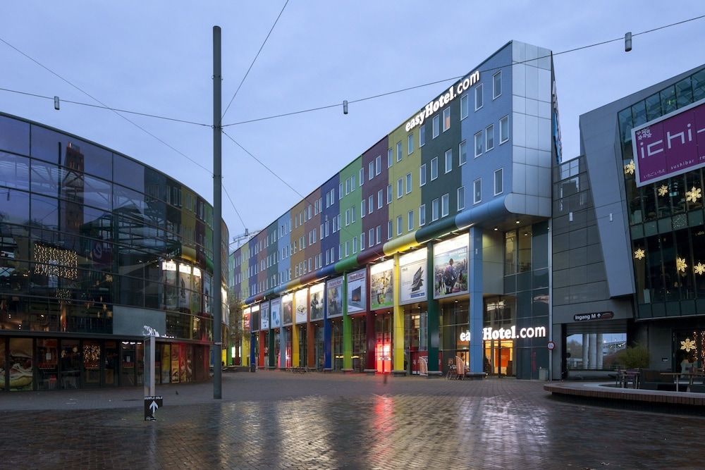 undefined easyHotel Amsterdam Arena Boulevard 2