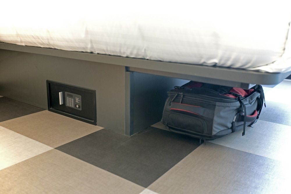 easyHotel Amsterdam Arena Boulevard Superior Double Room 9