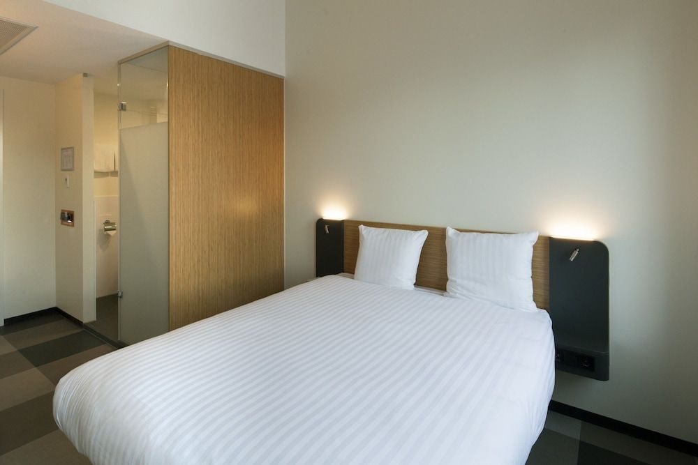easyHotel Amsterdam Arena Boulevard Superior Double Room 3