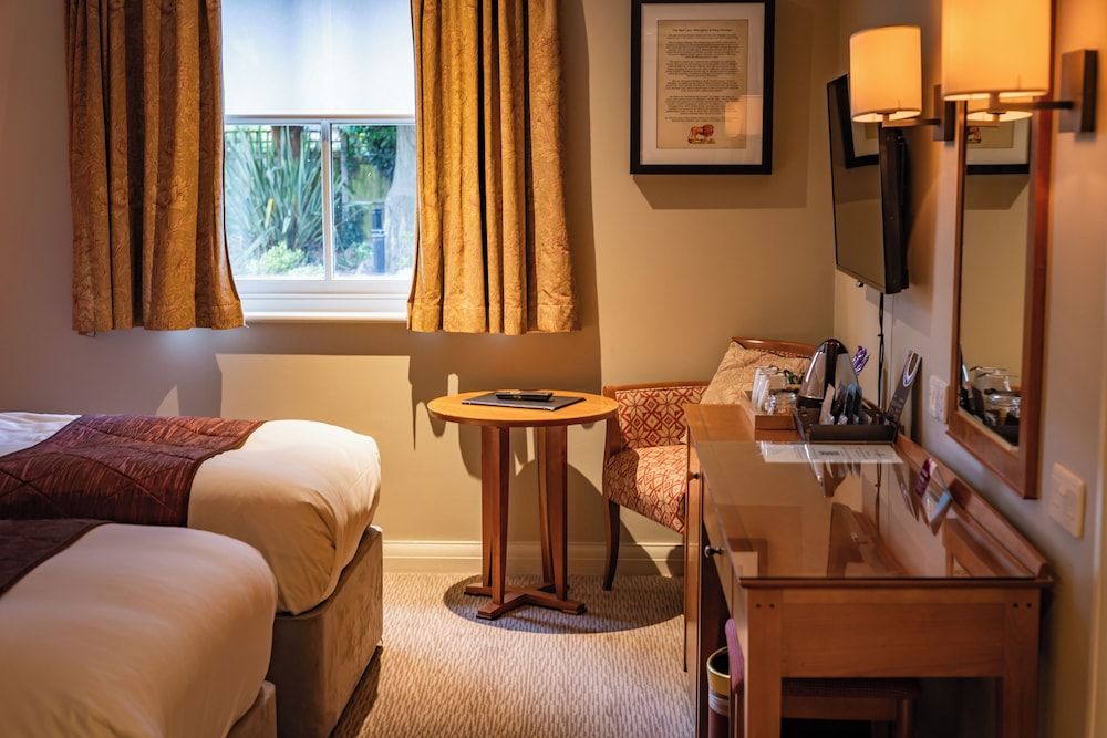 Red Lion Hotel, Hillingdon Deluxe Double or Twin Room, 1 Bedroom 22