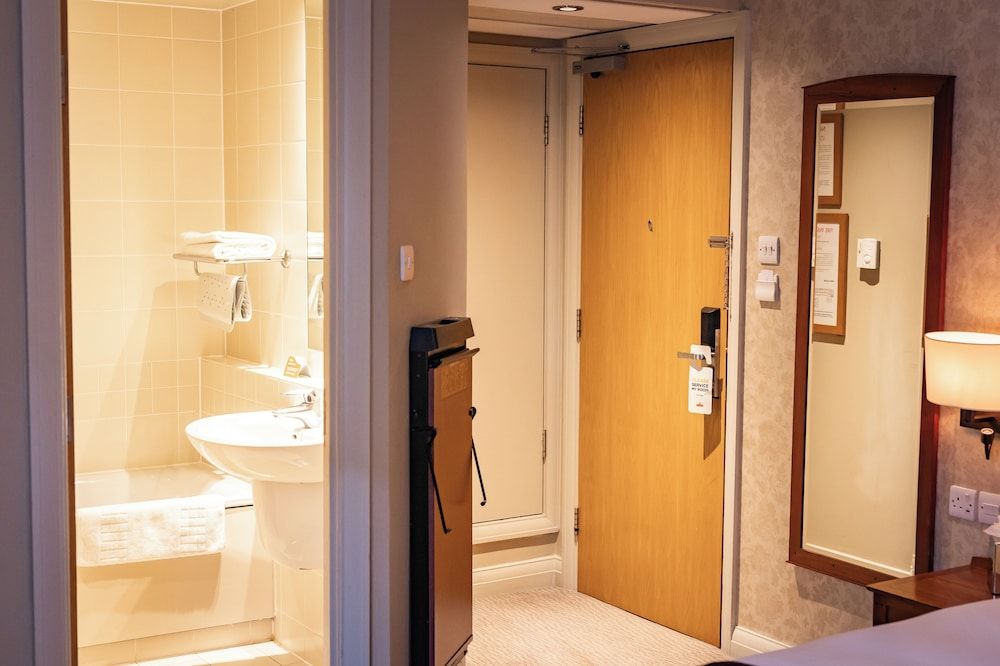 Red Lion Hotel, Hillingdon Double Room 15