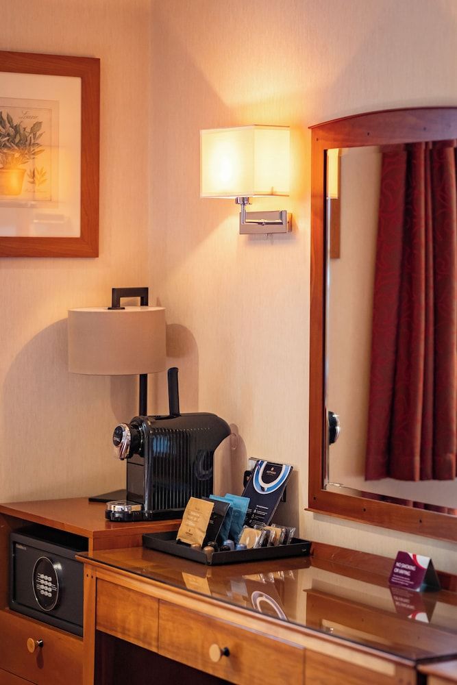 Red Lion Hotel, Hillingdon Family Room 31