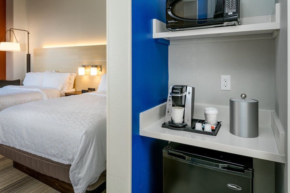 Standard Room, 2 Queen Beds, Accessible (Communications)