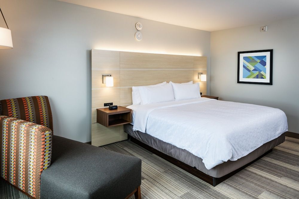 Standard Room, 1 King Bed