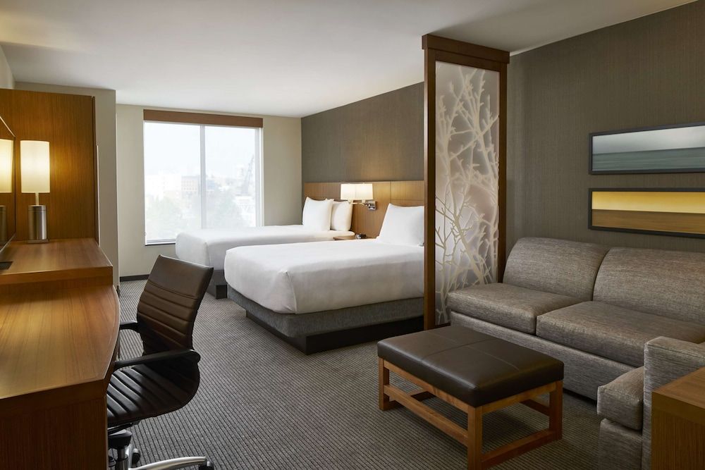 Room, River View (2 Queenbeds & 1 Sofabed)