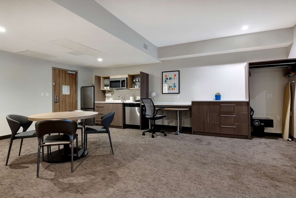 undefined Home2Suites by Hilton Anaheim Resort 2