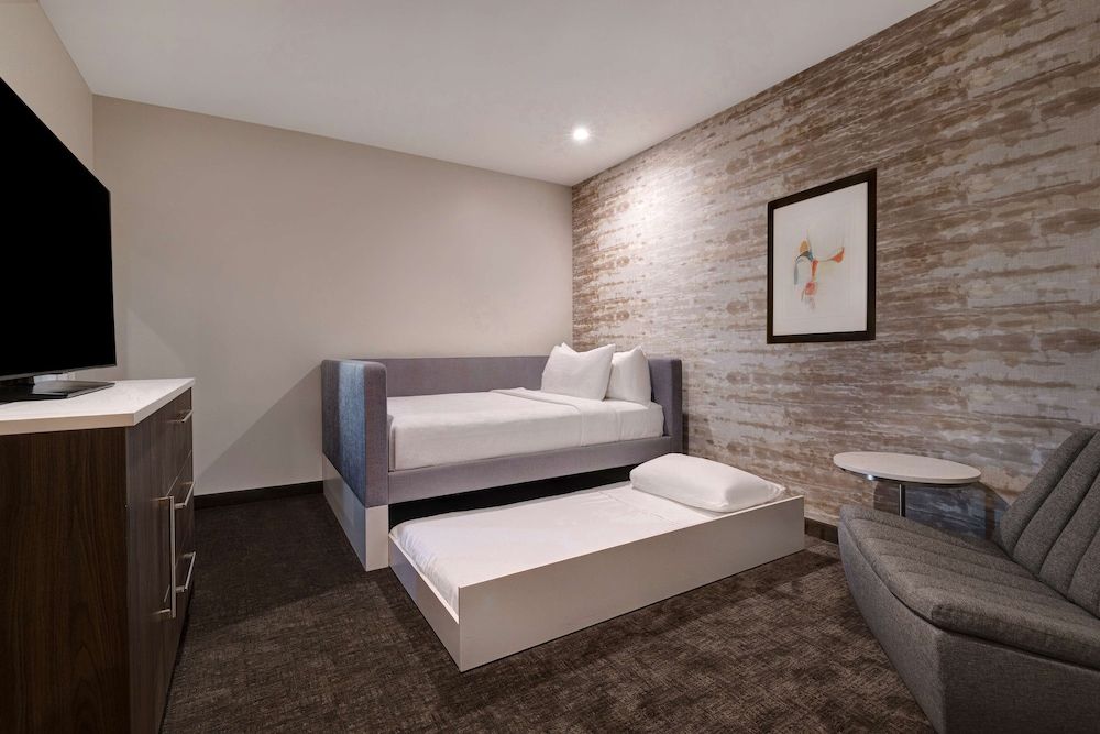 undefined Home2Suites by Hilton Anaheim Resort 10