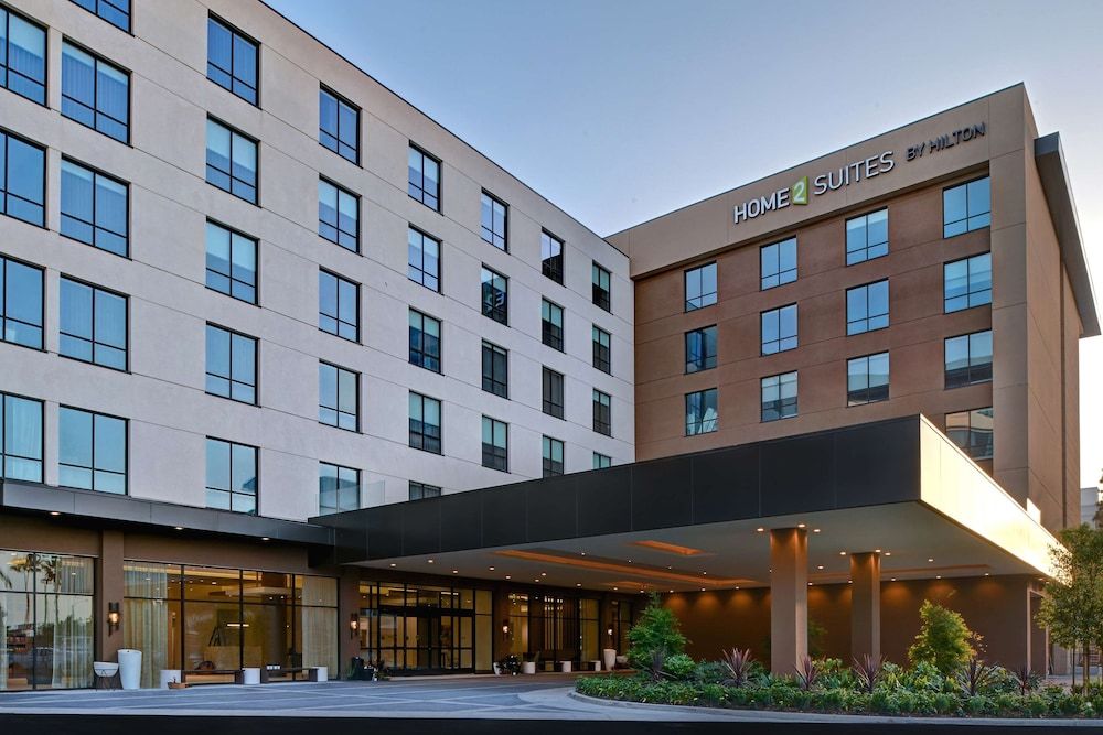 undefined Home2Suites by Hilton Anaheim Resort 4