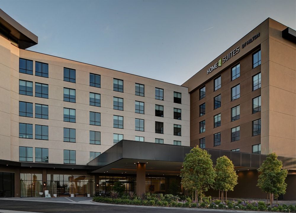 undefined Home2Suites by Hilton Anaheim Resort 7