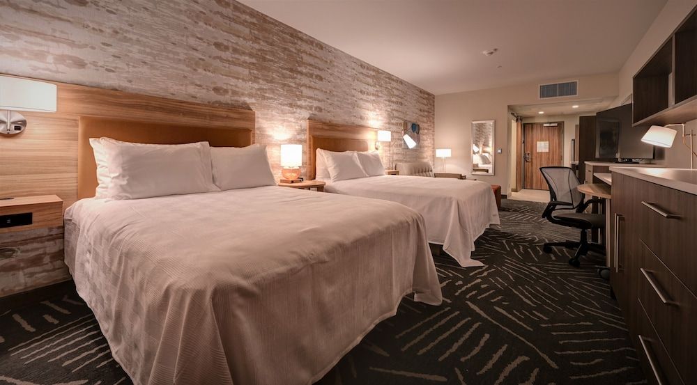 undefined Home2Suites by Hilton Anaheim Resort 9