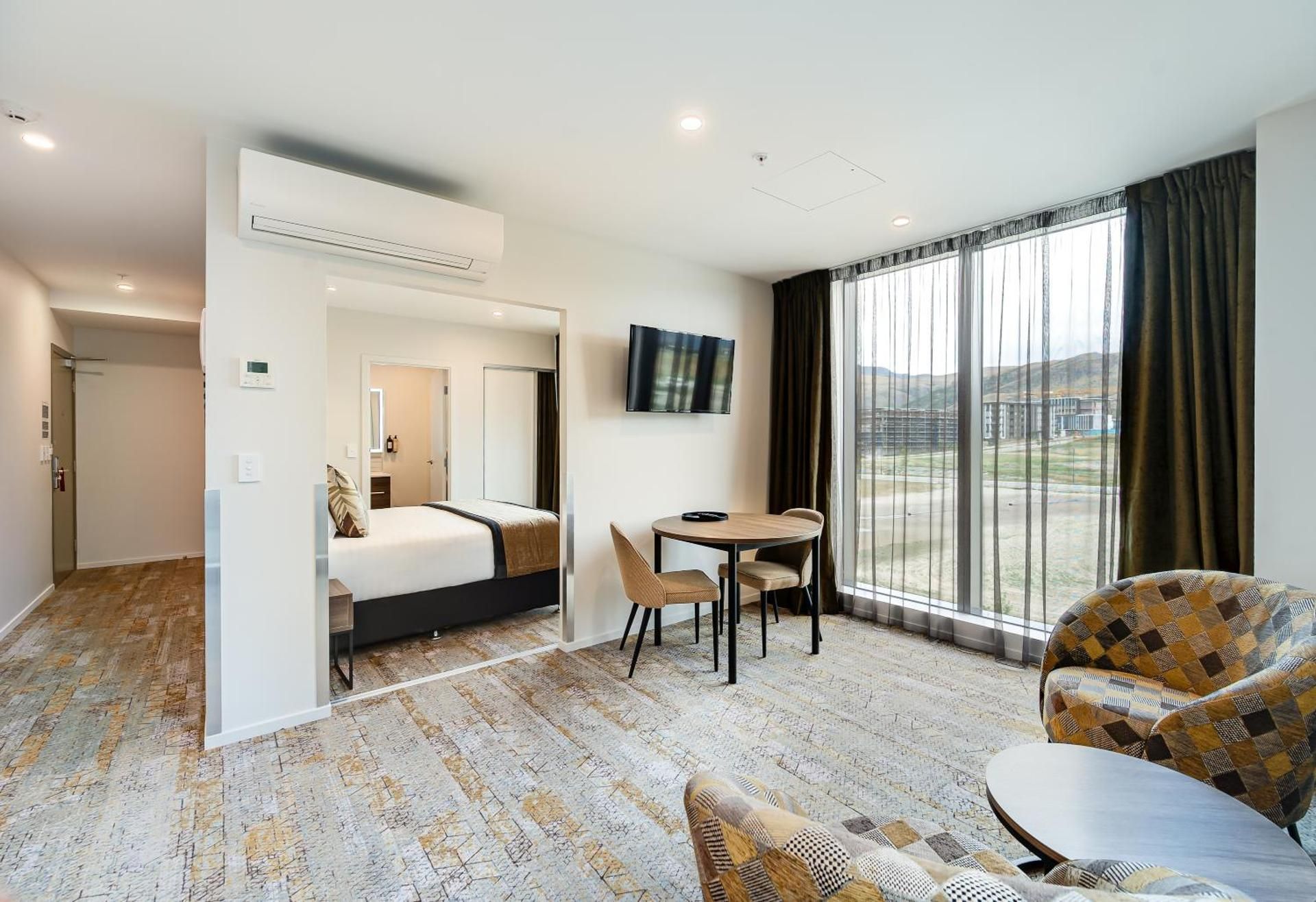 1-Bedroom Apartment