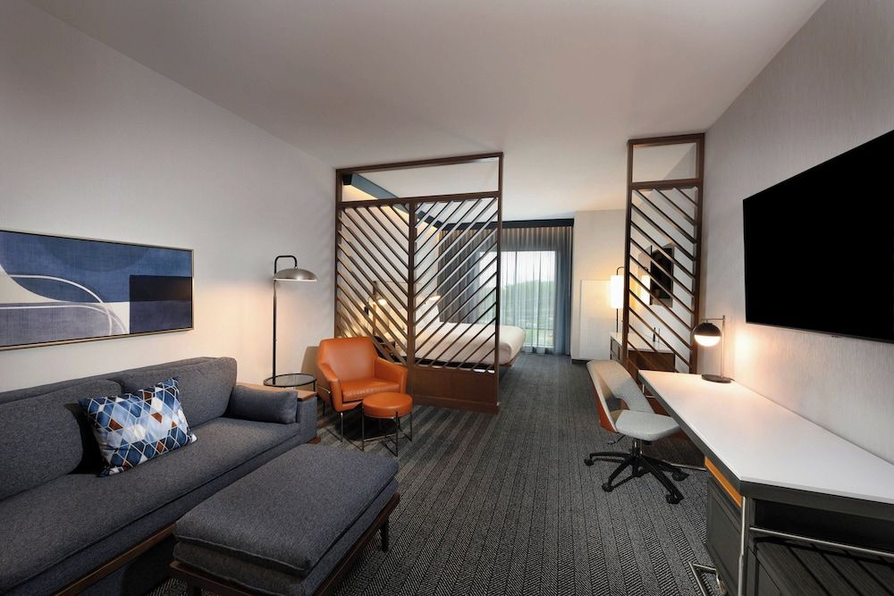 Deluxe Room, 1 King Bed with Sofa bed, Non Smoking