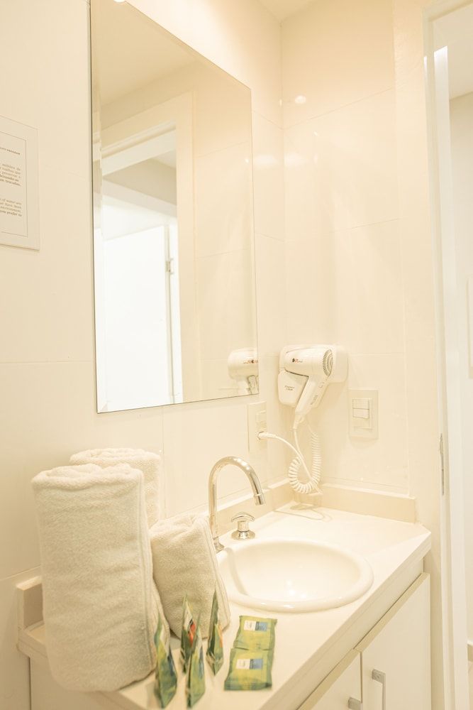 Angra Beach Hotel Superior Suite, 1 Bedroom, Lanai 8